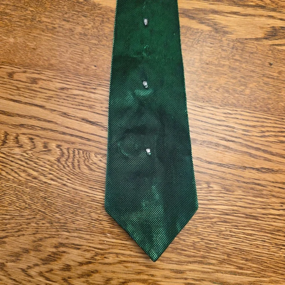 St. Patricks Day Green Metallic LED Light Up Pre-Tied Necktie‎ Party Accessory